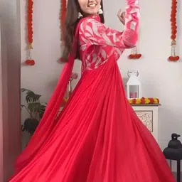 VAAZI CREATOR Women Floral Embroidered Regular Mirror Work Kurti with Trousers & With Dupatta image 3