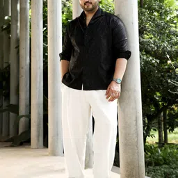 Instafab Plus Plus Size Comfort Self Design Spread Collar Floral-Jacquard Cotton Shirt image 4