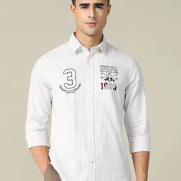 U.S. Polo Assn. Men Tailored Fit Vertical Striped Spread Collar Pure Cotton Casual Shirt-picture-34