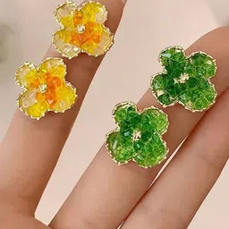 FIMBUL Gold-Plated Rhinestone Studded Floral Shaped Studs image 3