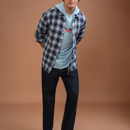 HIGHLANDER Men Spread Collar Checked Cotton Relaxed Fit Casual Shirt image 5