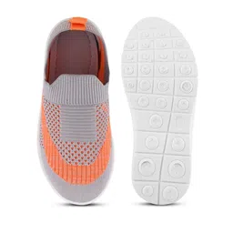 YK Boys Perforations Slip-On Sneakers image 2