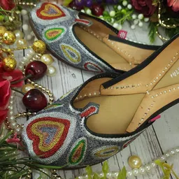 Fulkari Women Embellished Ethnic Mojaris Flats image 2