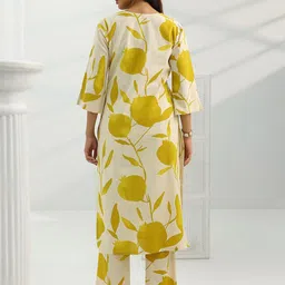 Libas Ethnic Motifs Printed V-Neck Straight Pleated Kurta With Trousers image 3