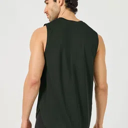 Styli Men Solid Round Neck T-shirt image 4