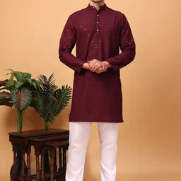 Hangup Geometric Embroidered Sequinned Mandarin Collar Straight Kurta with Pyjamas-picture-31