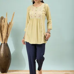 HERE&NOW Women Trousers image 4