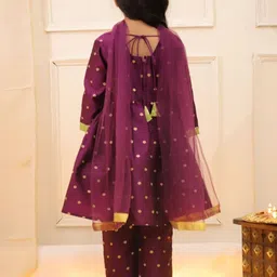 KID1 Girls Ethnic Motifs Woven Design Empire Anarkali Kurta With Trousers & Dupatta image 3