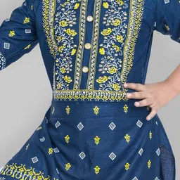 NFashion Girls Blue Clothing Set image 2