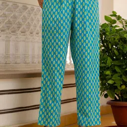 SKYLEE Women Floral Printed Kurta with Trousers & Dupatta image 3