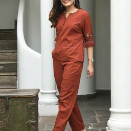 Ordinaree Women Solid Top with Trousers Co-ord Set image 4