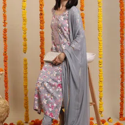 GoSriKi Floral Printed Straight Gotta Patti Kurta with Trousers & Dupatta image 2