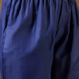 VredeVogel Women Floral Embroidered Thread Work Kurta Pant Set image 3