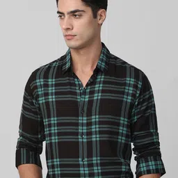Mufti Men Spread Collar Checked Slim Fit Casual Shirt-picture-41