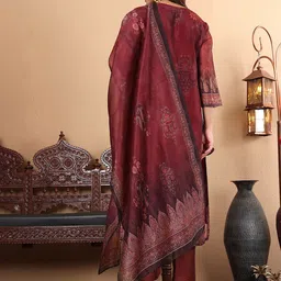 Varanga Floral Printed Sequinned Chanderi Silk Kurta With Trousers & Dupatta image 4