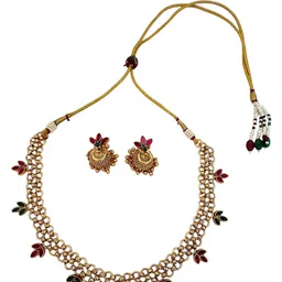 Pihtara Jewels Gold-Plated Stone Studded & Beaded Jewellery Set image 3