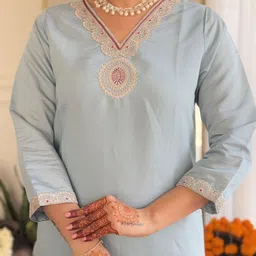 AG TEXTILE Women Solid Embroidered Kurta with Trousers & Dupatta image 3