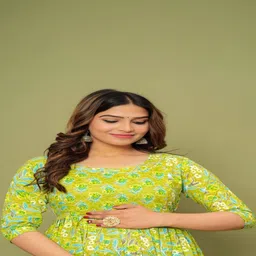 Queens Closet Women Floral Printed Floral Anarkali Kurta image 2