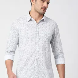 SNX Men Tailored Fit Floral Opaque Printed Casual Shirt-image-39
