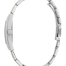 GUESS Women Stainless Steel Bracelet Style Straps Analogue Watch GW0874L2 image 4