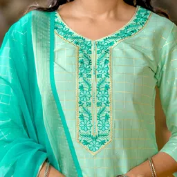 WEAVLLITE Women Yoke Design Regular Kurta with Trousers & With Dupatta image 2