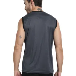 FTX Pack Of 3 Colourblocked Round Neck T-shirts image 5