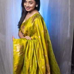 ELITE WEAVES Woven Design Zari Silk Blend Banarasi Saree image 5