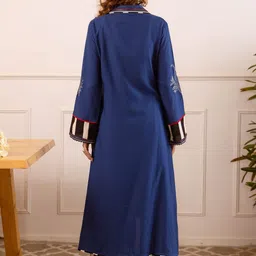 HERE&NOW Ethnic Motifs Embroidered High Slit Thread Work Kurta with Palazzos image 3