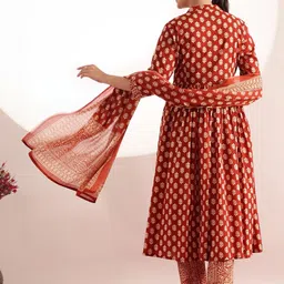 Vbuyz Women Ethnic Motifs Printed Panelled Pure Cotton Kurta with Trousers & With Dupatta image 3