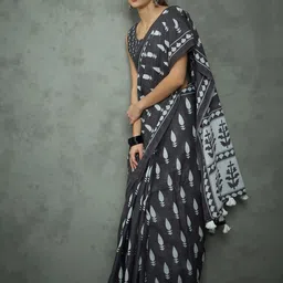 Mitera Ethnic Motifs Printed Saree With Blouse Piece image 5