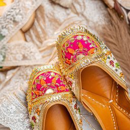NR By Nidhi Rathi Women Embellished Ethnic Mojaris with Embroidered Flats-picture-39