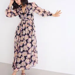 Styli Women Floral Printed Wrap Midi Dress-picture-41