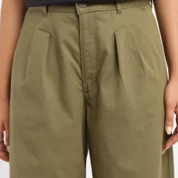 levi's Women's High Rise Olive Loose Fit Trousers image 4