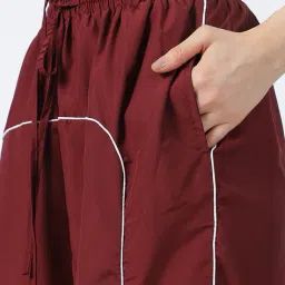 Shein High Rise Wide Track Pants with Piping Detail image 4