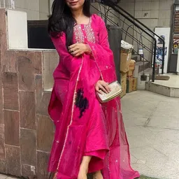 Navlik Floral Embroidered Straight Kurta with Trousers & With Dupatta image 2