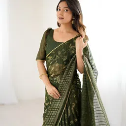 HMP Fashion Ethnic Motifs Embroidered Saree image 3