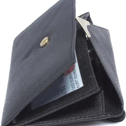 ess tee Casual Black Clutch - Small image 4