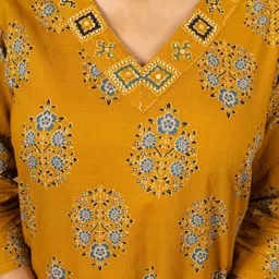 SHIVARA Ethnic Motifs Printed V-Neck Pure Cotton Straight Kurta With Trousers & Dupatta image 5