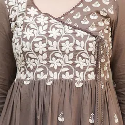 MF Hayat Women Floral Embroidered Regular Pure Cotton Kurta with Trousers & Dupatta image 5