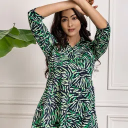 Niyaksha Woman Abstract Printed Pure Cotton Tunic & Palazzos Co-Ord Set image 3