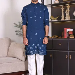 ManQ Men Ethnic Motif Sequinned Embroidered Kurta With Trousers-picture-23