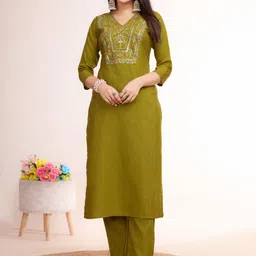 Women Basket Women Ethnic Motifs Embroidered Regular Thread Work Kurta with Trousers-picture-38