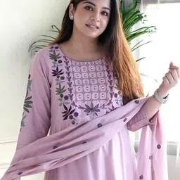 CaniBani Women Floral Embroidered Regular Thread Work Chanderi Silk Kurta with Trousers & With Dupatta image 3