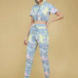 Life With Pockets Moving In Stereo Tie And Dye Printed Hood Neck Crop Top With Joggers image 4