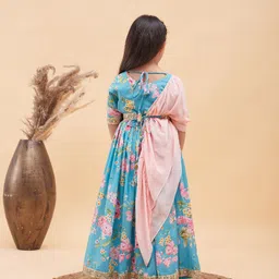 VASTRAMAY Girls Printed Ready To Wear Lehenga & Blouse With Dupatta image 2