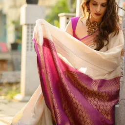 AMRUTKALA SAREES Woven Design Zari Silk Blend Banarasi Saree image 3