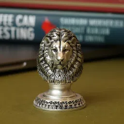SABERA Lion Face Paper Weight image 4