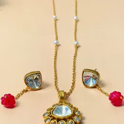 Anouk Gold-Plated Kundan & Pearl Studded Jewellery Set image 1