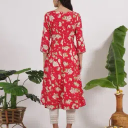 Women Floral Printed Rayon A-line Kurta image 4