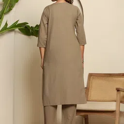 FLAMBOYANT Women Floral Printed Regular Pure Cotton Kurta with Trousers image 5